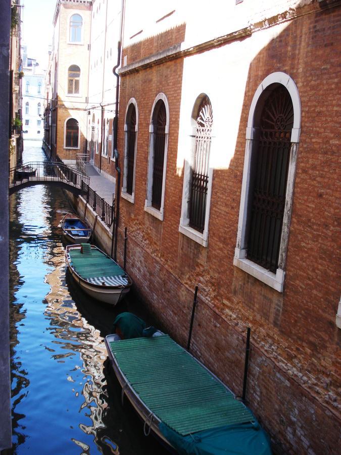 Love Island Venice Exterior photo